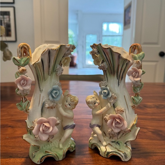 Exquisite Set Of 2 Antique Vintage Porcelain Figurine Vases RARE